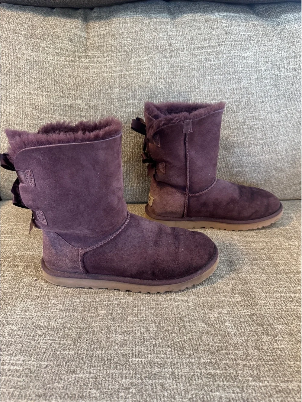 UGG Australia Bailey Bow Boots Bordeaux Purple Suede Sheepskin Size 8 1002954